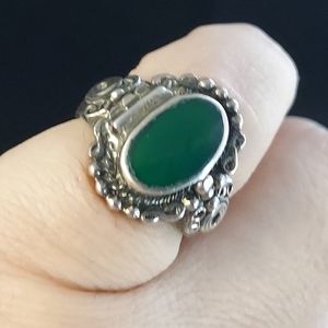 Vtg silver jade ring locket